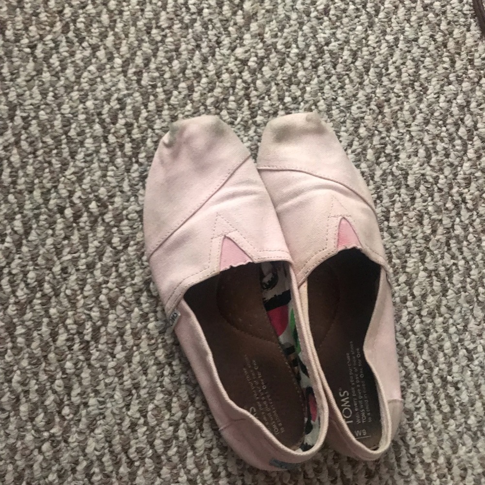 Light pink toms